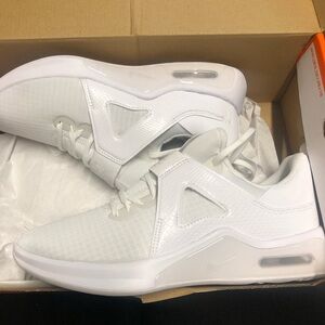 Women’s Nike Air Max Bella TR5